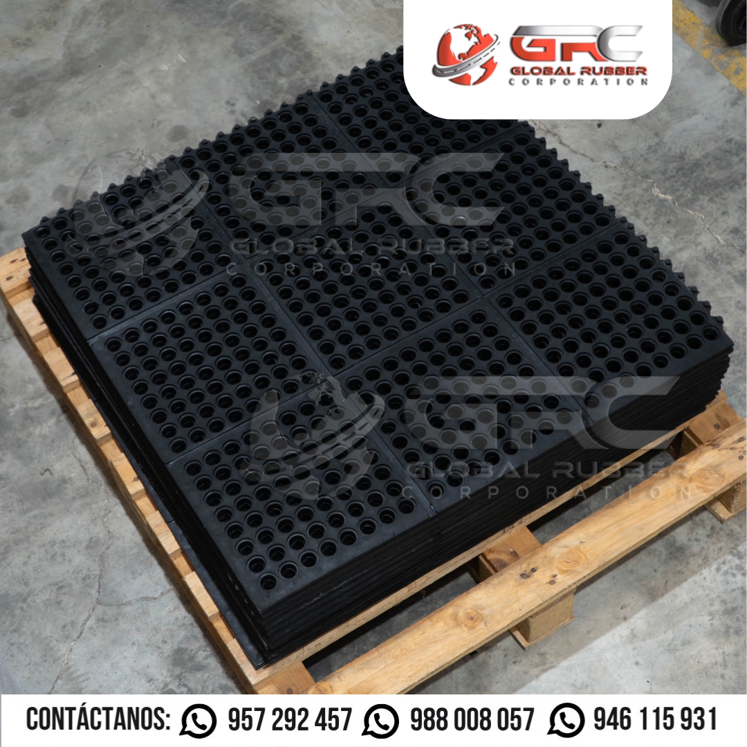 Piso especialmente fabricado para cumplir funciones de antifatiga y drenaje, con formulación especial de
caucho natural (NR)